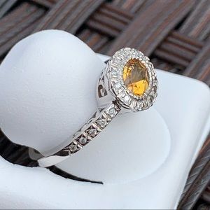 NWOT 14KW Genuine Oval Citrine & Pavé Diamond Ring
